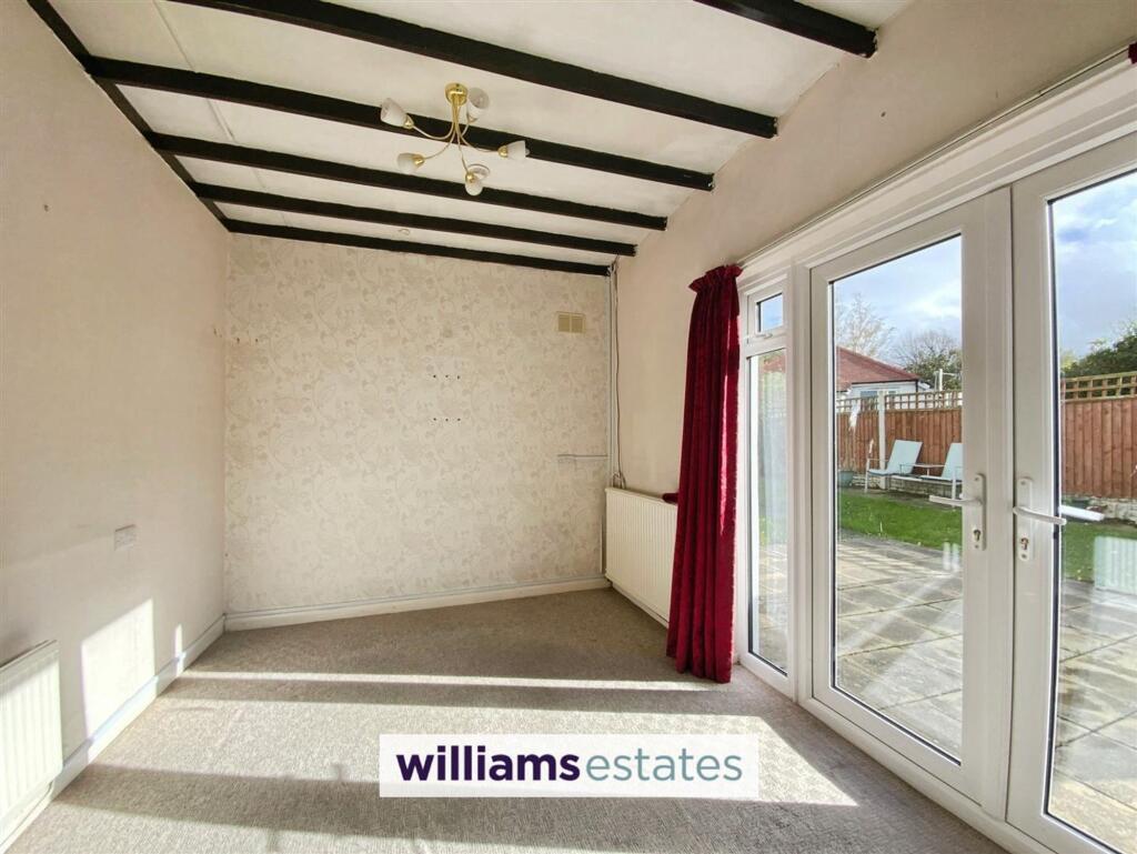 St. Margarets Drive, Rhyl, LL18 photo 4