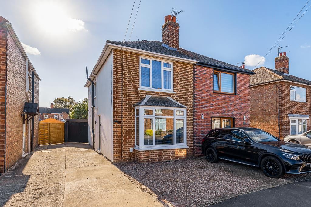 3-bed semi-detached on Park Avenue, Spalding, £220,000
