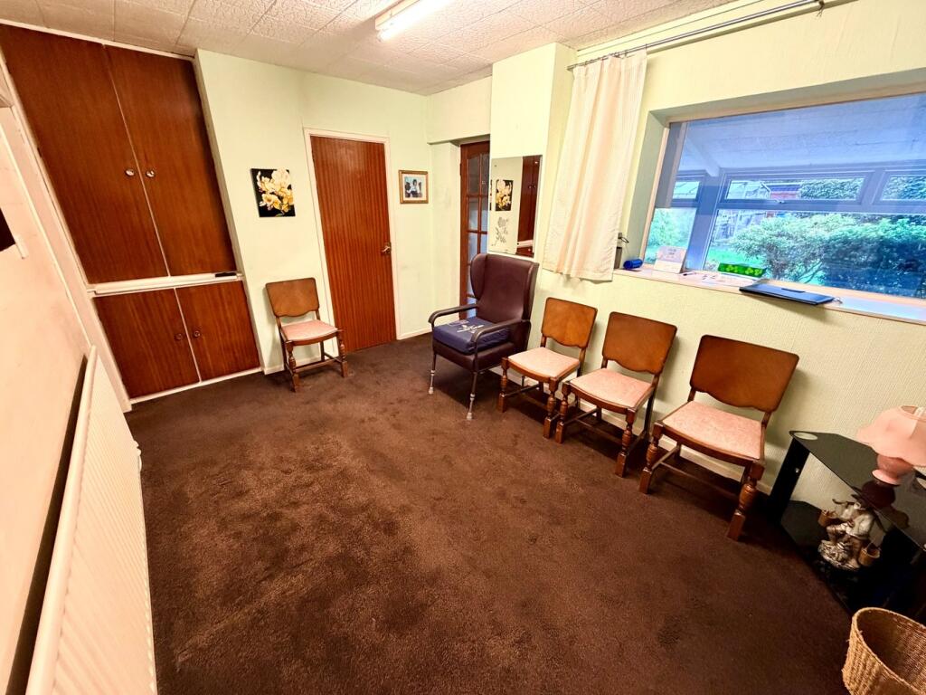 Broomhall Avenue, Wednesfield, Wolverhampton, WV11 photo 3