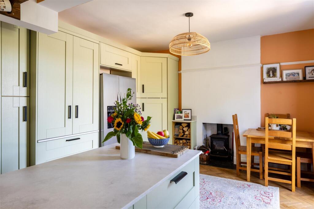 House in Reigate and Banstead, Merstham - View 5