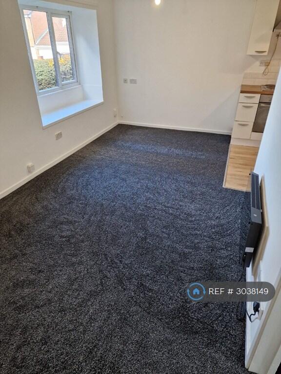 Apartment in Newcastle upon Tyne - View 5