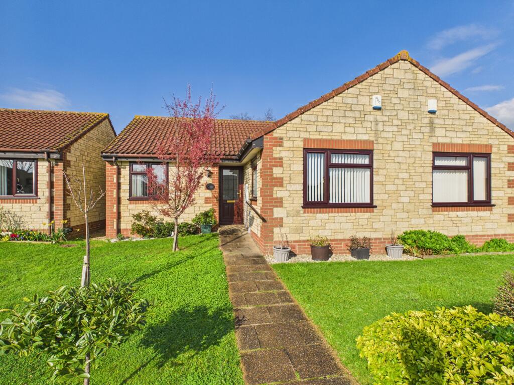 2-bed semi-detached on Willow Court, Bridgwater, £210,000