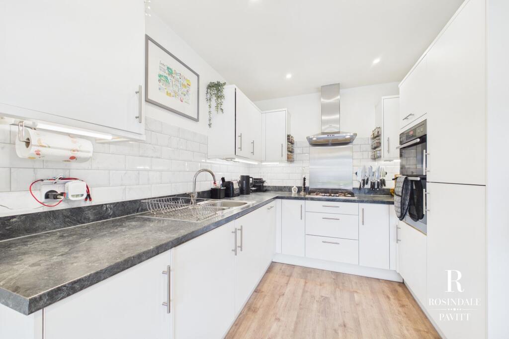 House in London, Carshalton-on-the-Hill - View 2