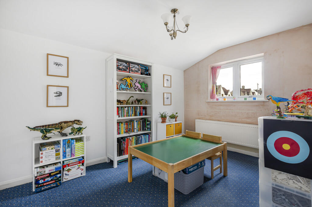 House in Cotswold, Stratton, Cirencester - More