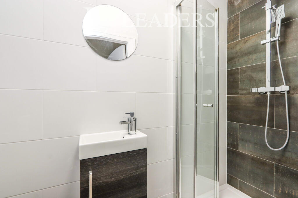 1 bedroom house share for rent