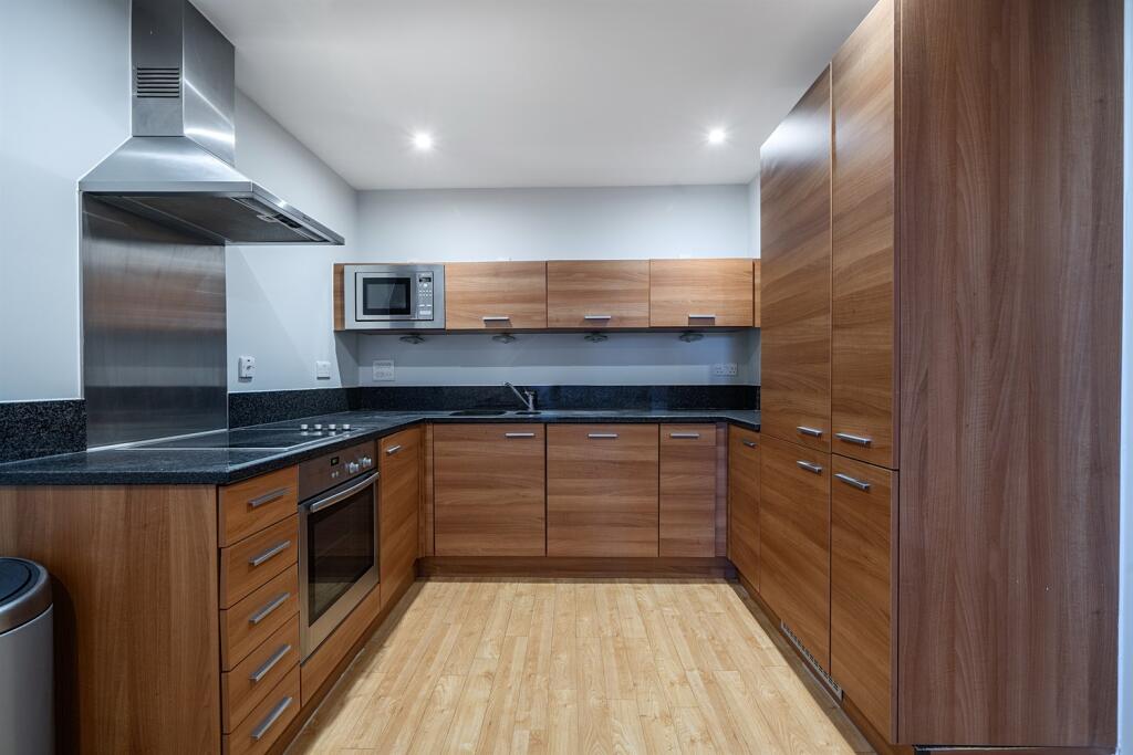 Apartment in Reading - View 4