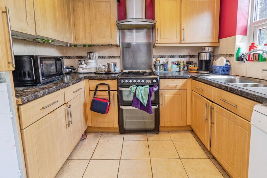 House in Milton Keynes, Shenley Brook End - View 3