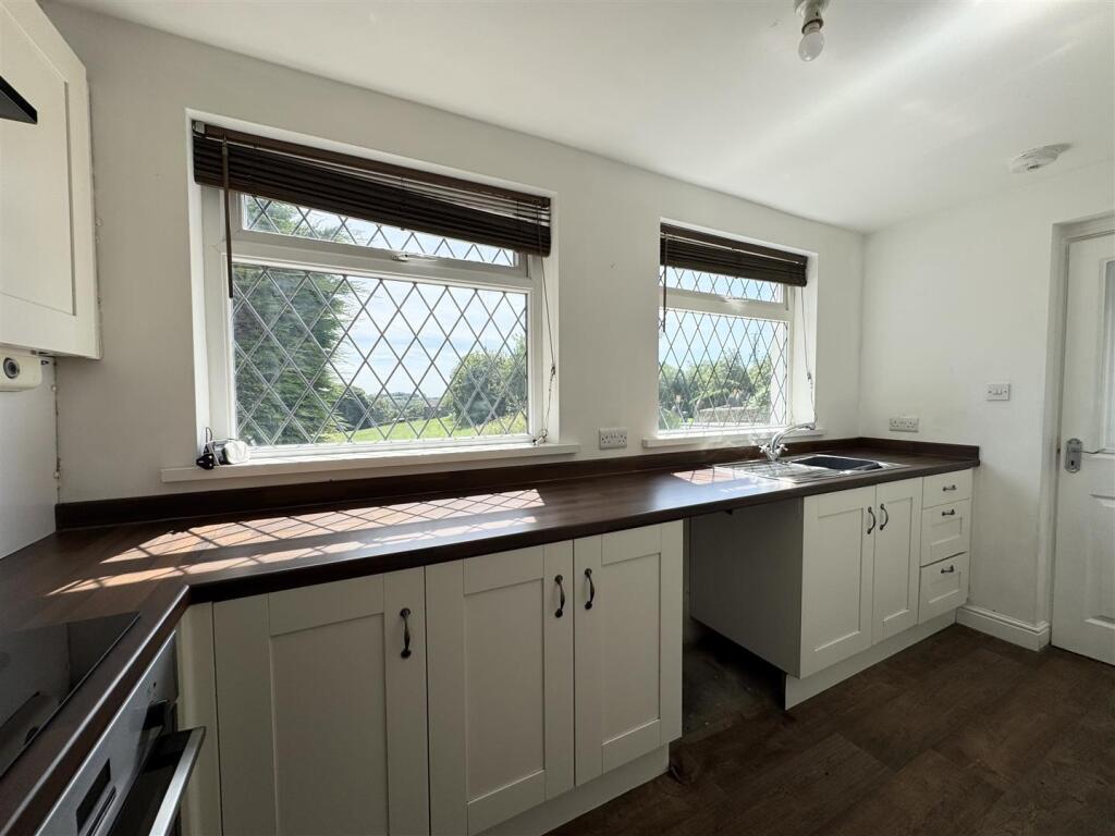 House in Huddersfield, Lower Cumberworth - View 3