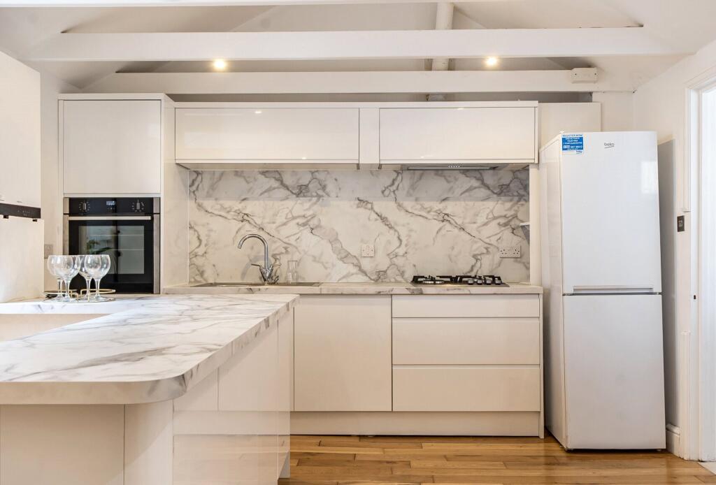Apartment in Bath, Walcot - More