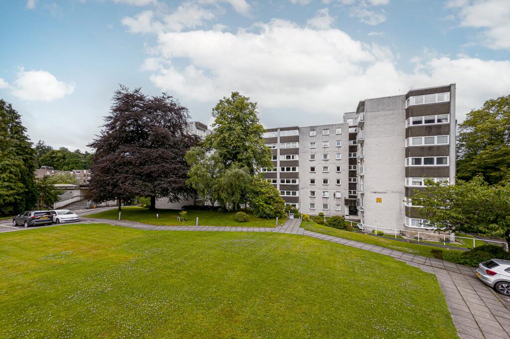 3-bed flat on Norwood Park, Bearsden, £225,000