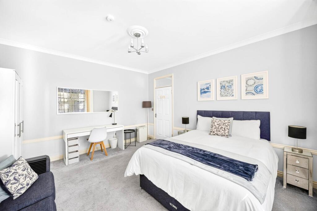 Main image of property: St Georges Square, London