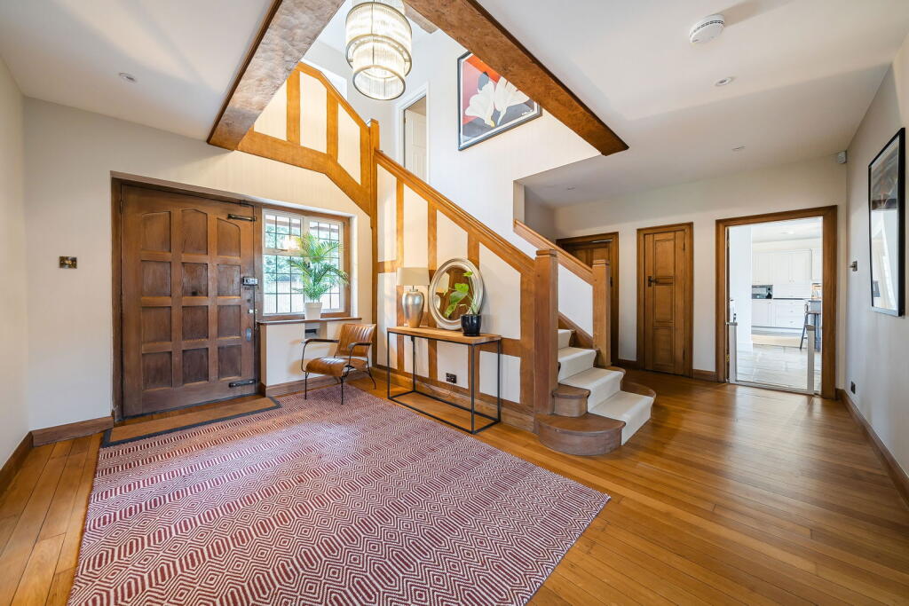 5 bed detached - Conford Drive, Shalford, GU4 image 4