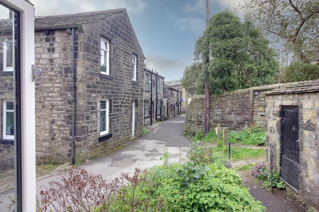 House in Calderdale, Heptonstall - View 2