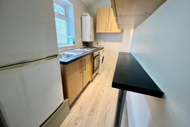 FLAT KITCHEN