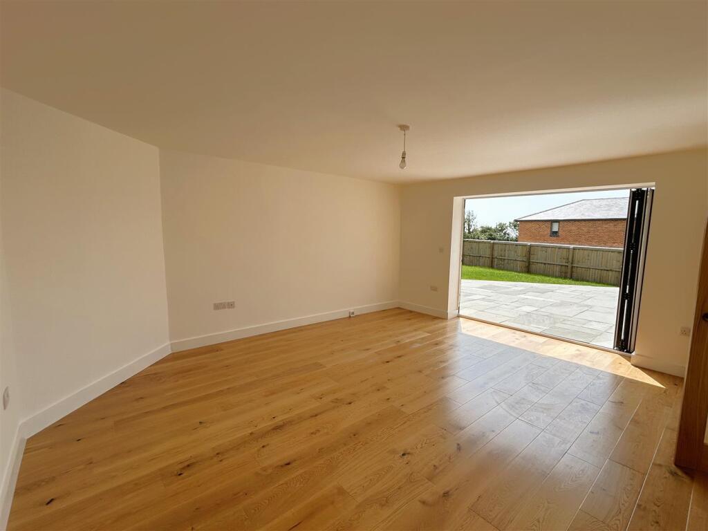 Watton Lane, Bridport photo 4