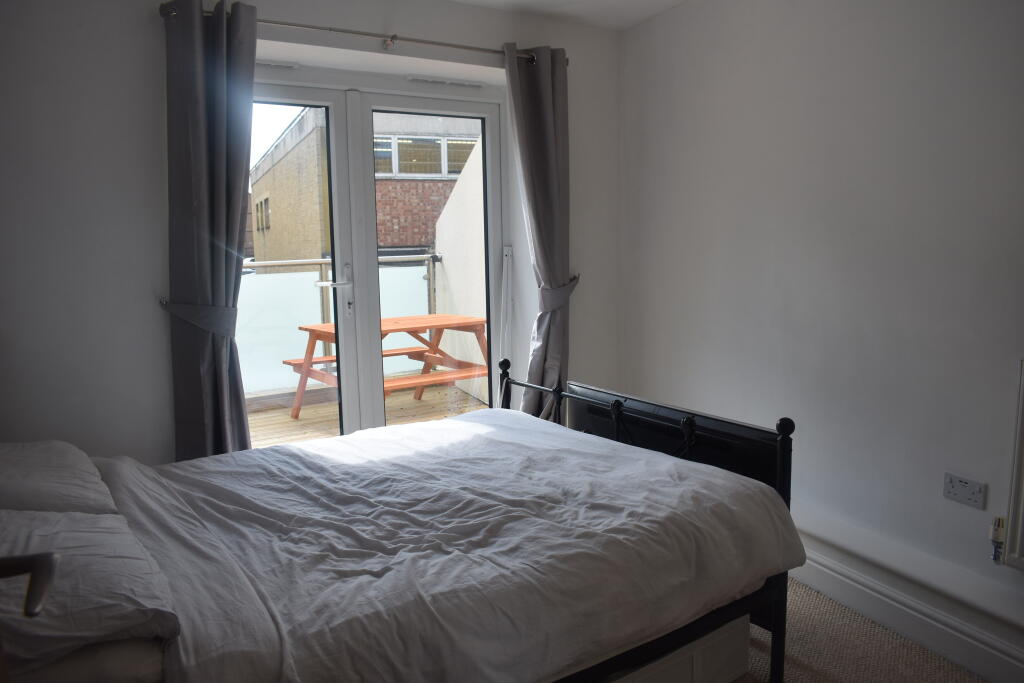 Apartment in Yeovil, Somerset - More