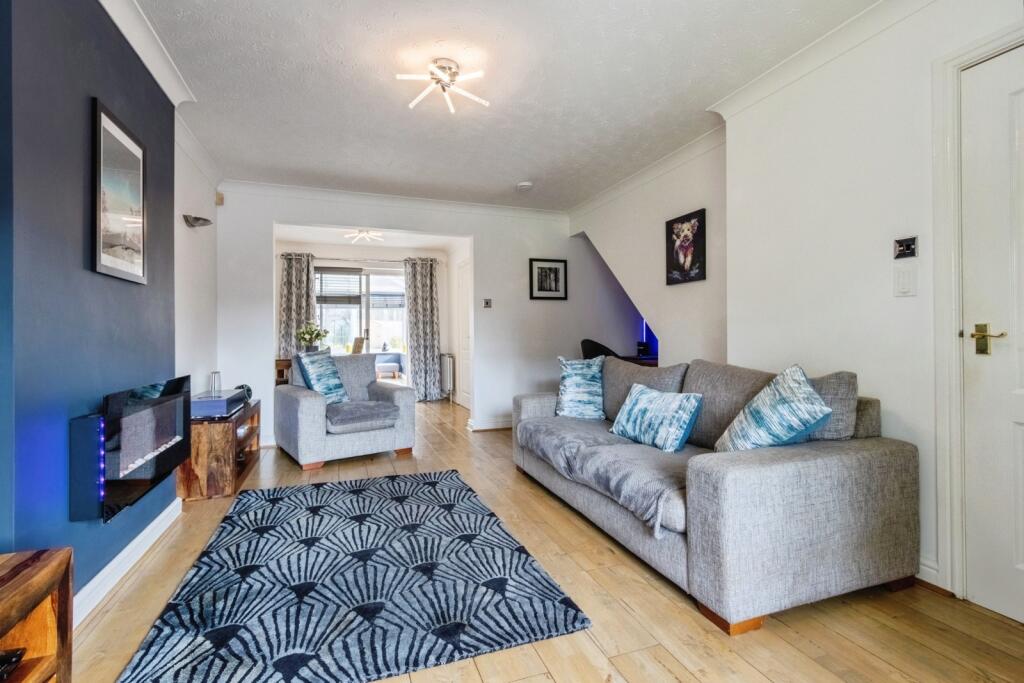 Bryony Court, Leeds, West Yorkshire, LS10 photo 2
