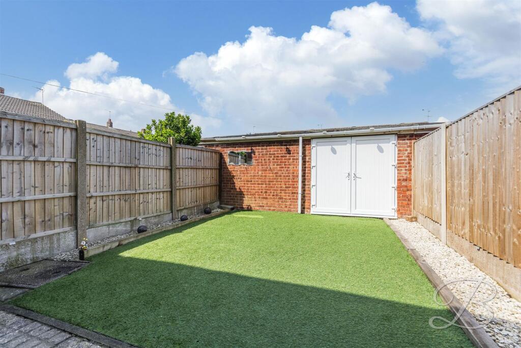 House in Mansfield, Nottinghamshire - View 2