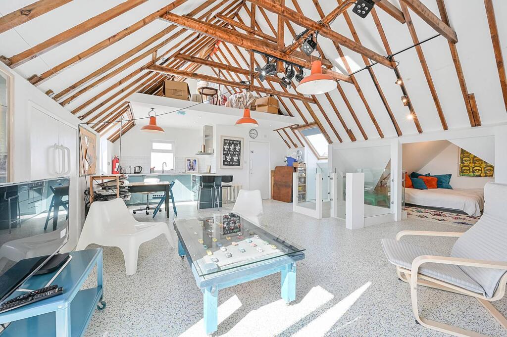 Studio flat for rent