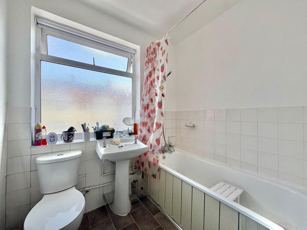 Chester Avenue, Luton, LU4 - View 4