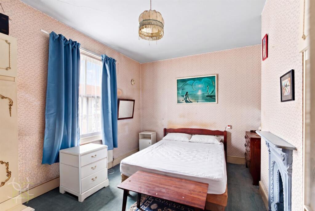 House in Worcester - View 4