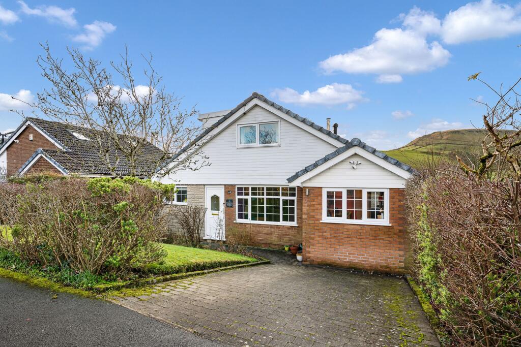 Main image of property: Kingston Crescent, Rossendale, BB4 | 4-Bedroom Home on Quiet Cul De Sac