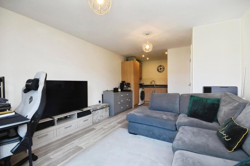 Apartment in Chelmsford - View 5