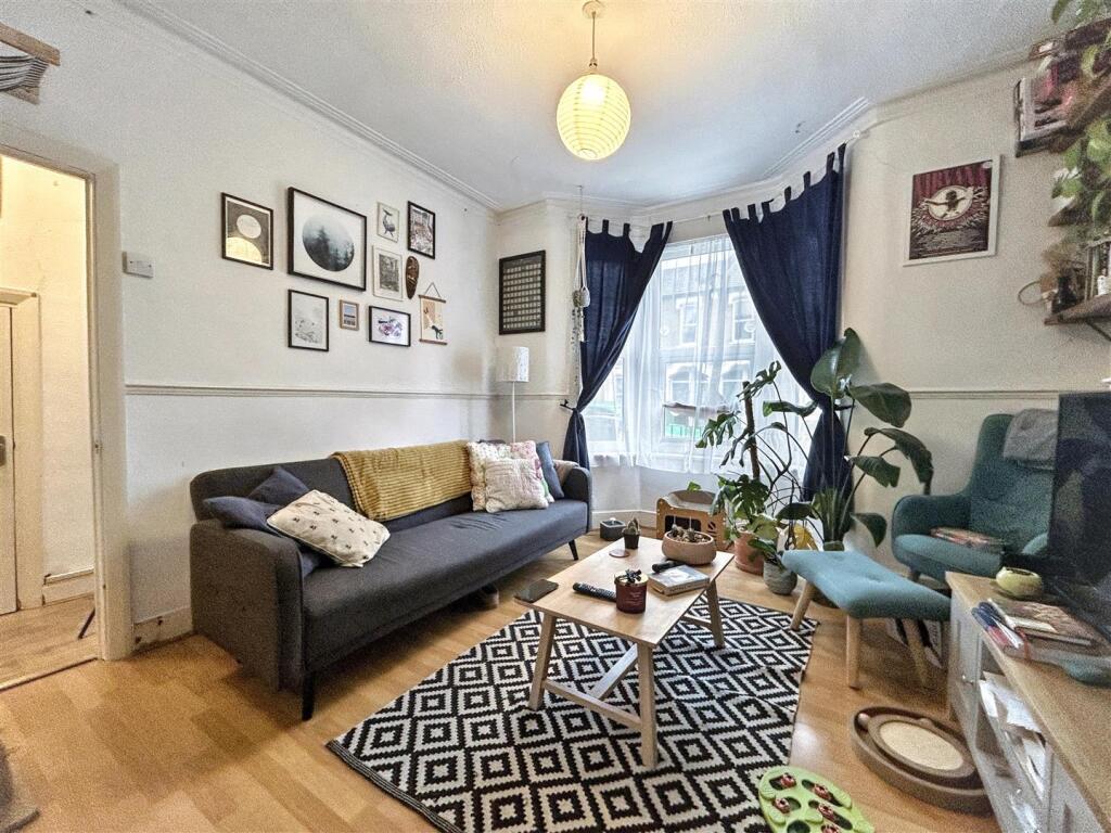 Apartment in London, Custom House, Canning Town - View 4