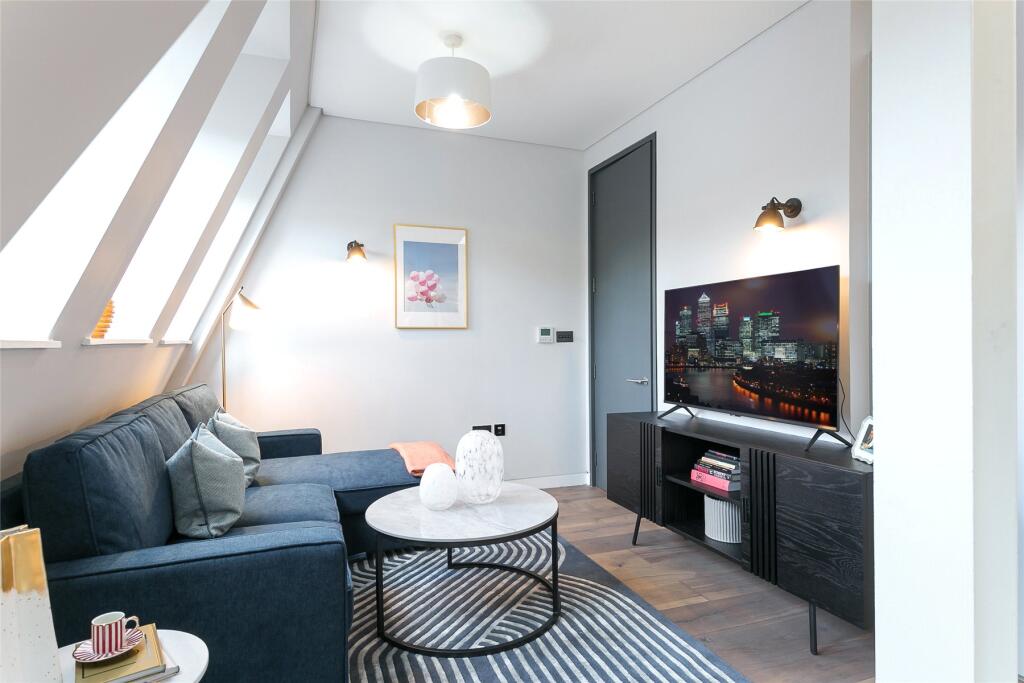 Apartment in London - More