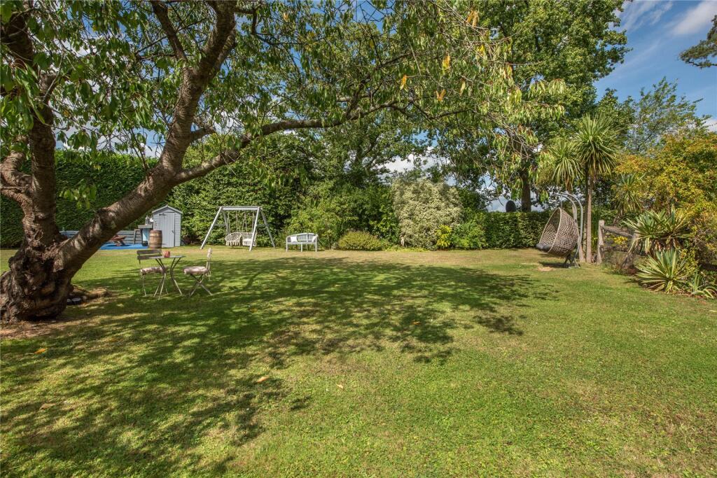 Horsham Road, Beare Green, Dorking, Surrey, RH5 photo 4