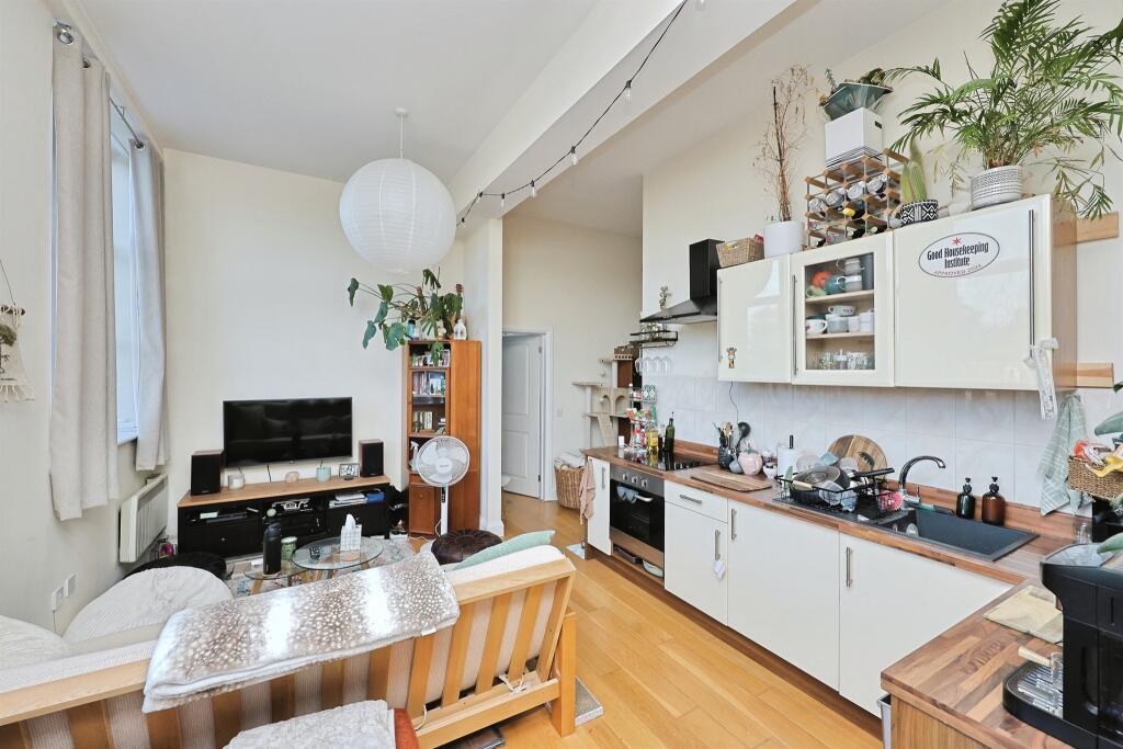 Apartment in Norwich, Heigham Grove - View 5