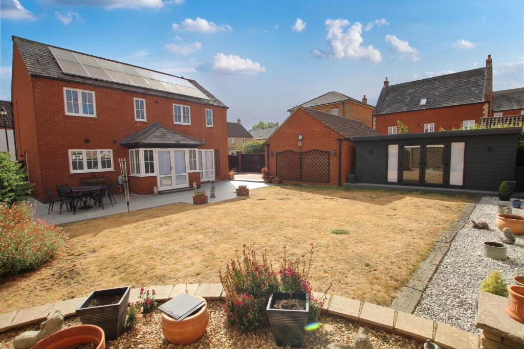 House in Sandy, Central Bedfordshire - View 4