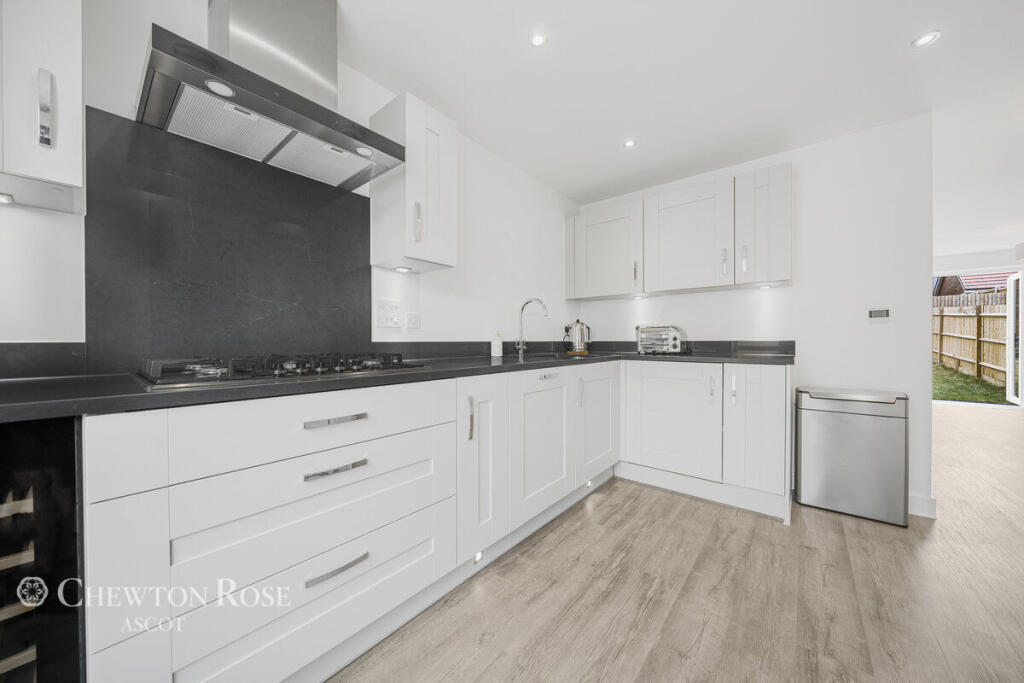 Heatherwood Road, ASCOT photo 4