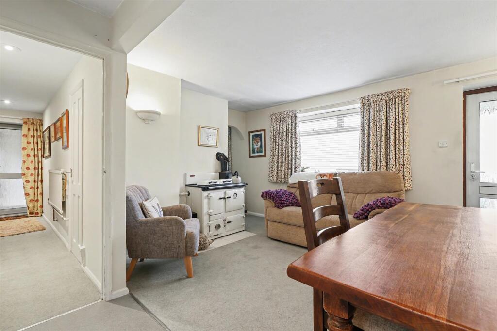 House in West Oxfordshire, Fulbrook - More