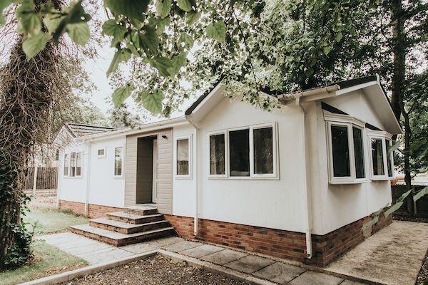 2-bed caravan on , Lincolnshire, NG34 7WB, £179,995