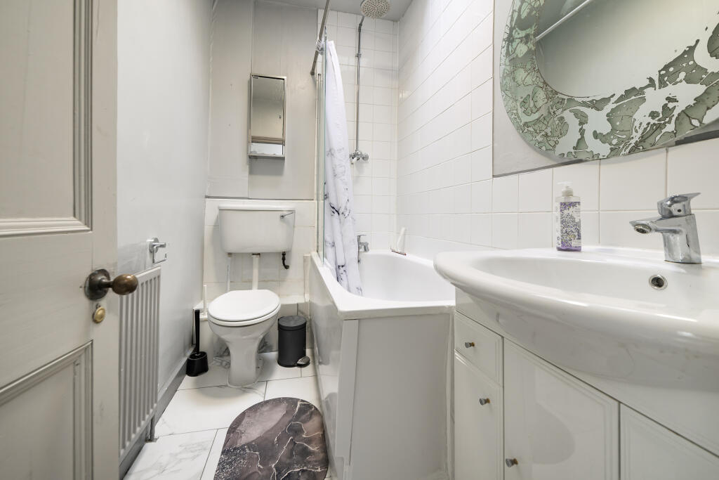 Apartment in London, Brook Green - View 5