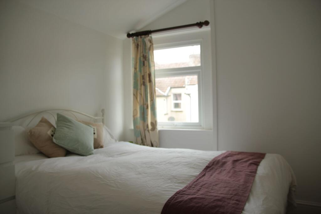 4 bedroom terraced house for rent