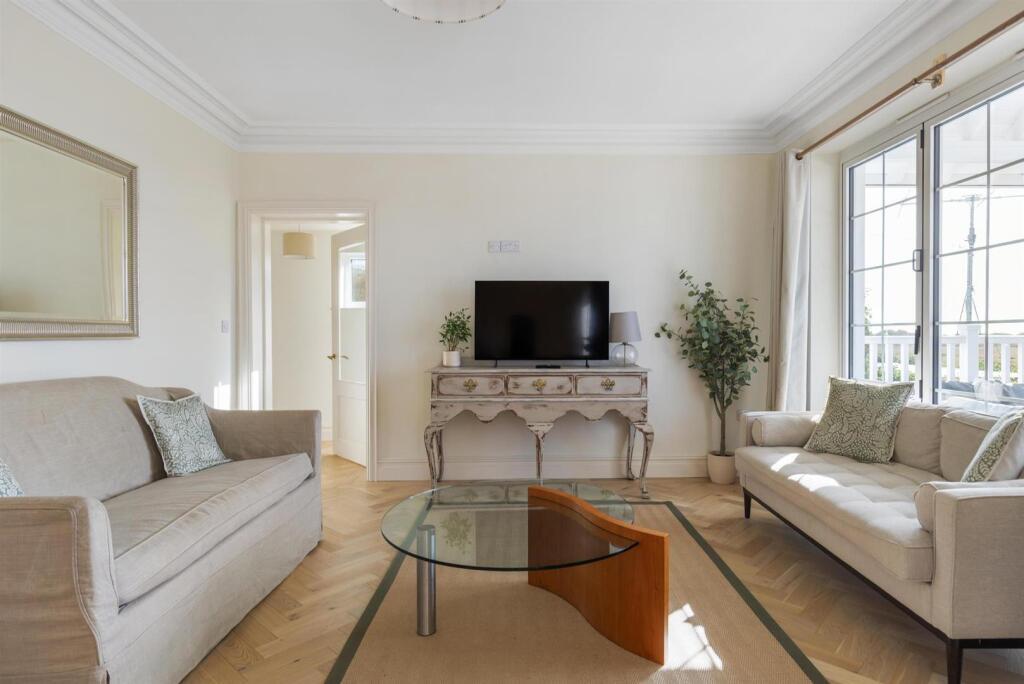 House in Weymouth, Dorset - More