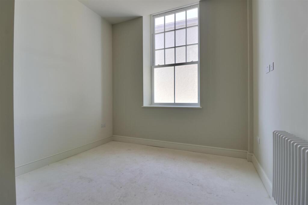 Apartment in Portsmouth - View 5