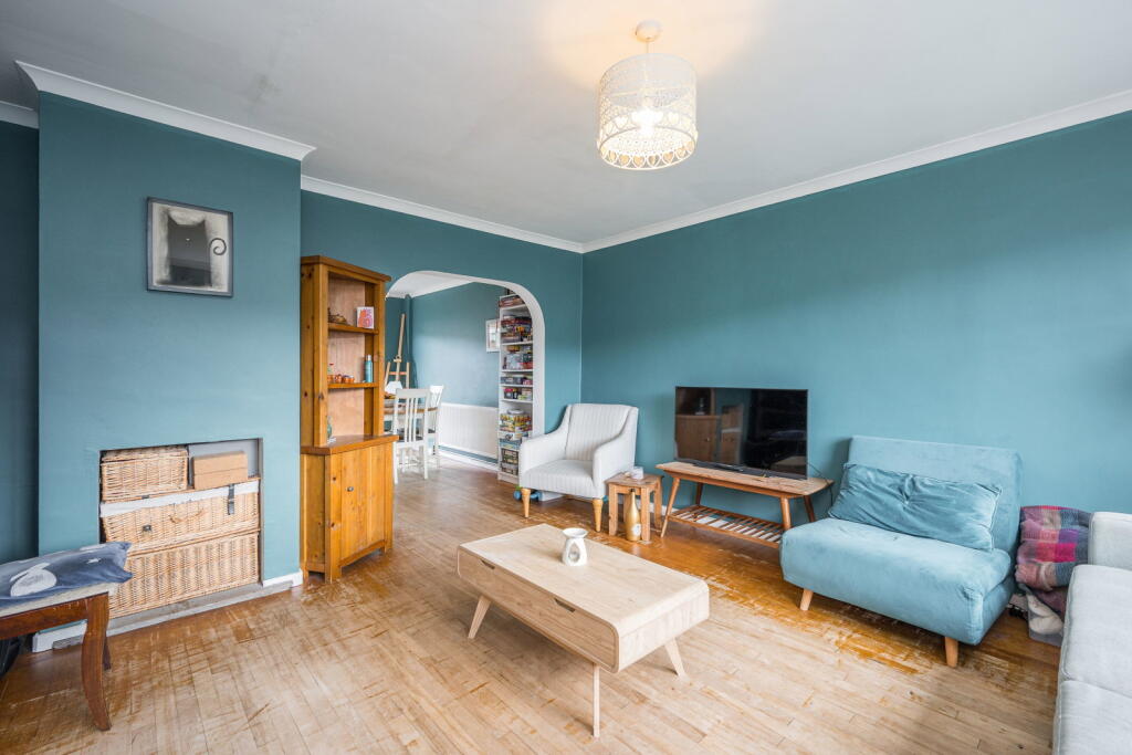 House in Newport - View 4