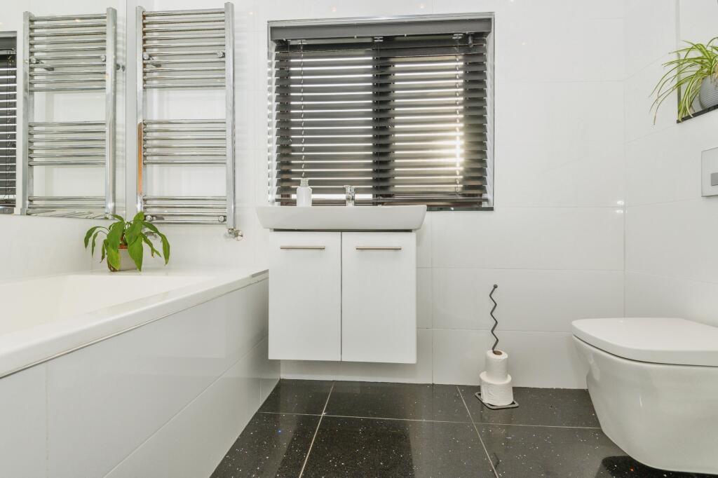 Additional image 13 of Scholes Lane, Cleckheaton, BD19