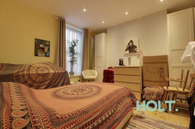 bedroom2.jpg