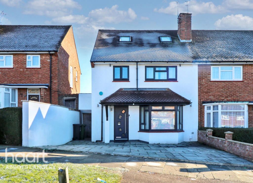 4-bed semi-detached on Ganders Ash, Watford, £700,000
