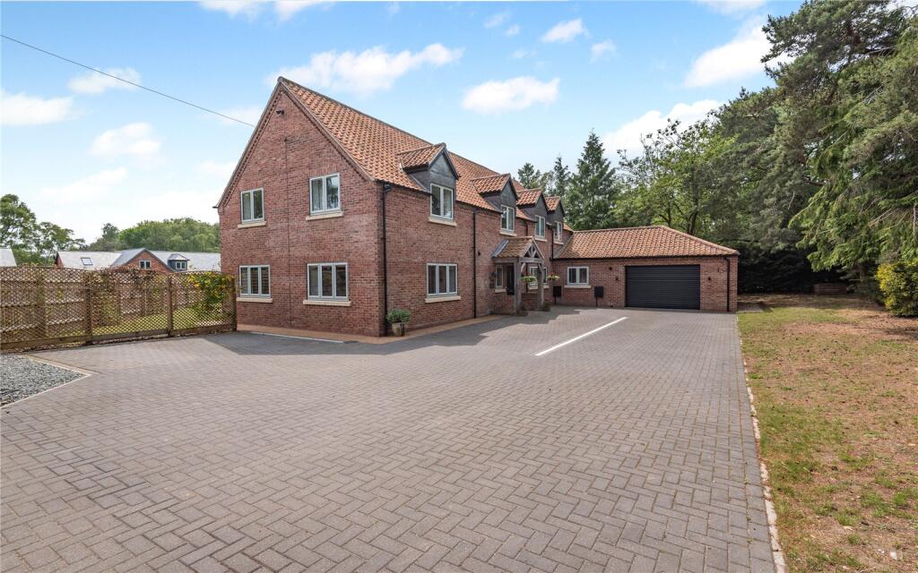 Main image of property: The Gatehouse, 120 Horncastle Road, Roughton Moor, Woodhall Spa, LN10