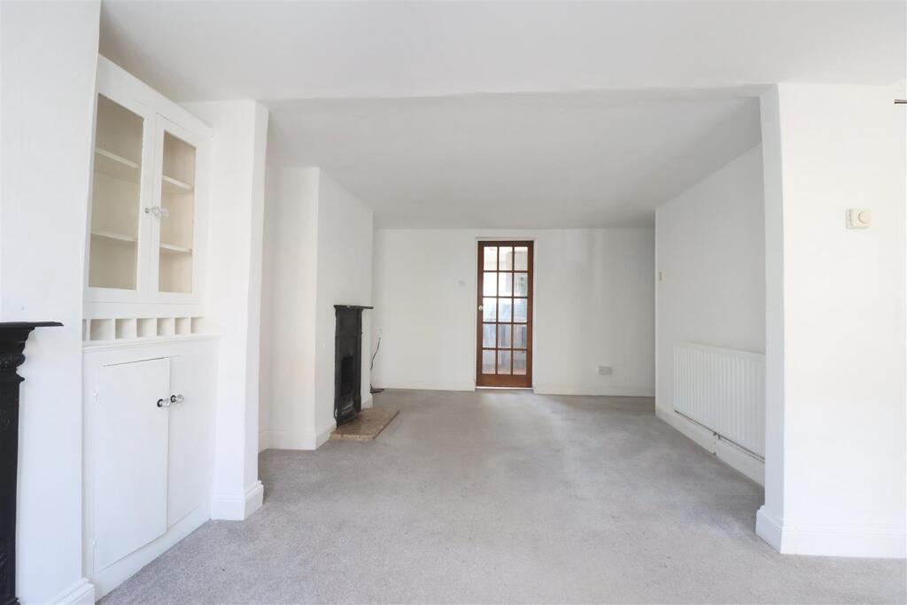 House in Northampton - View 3