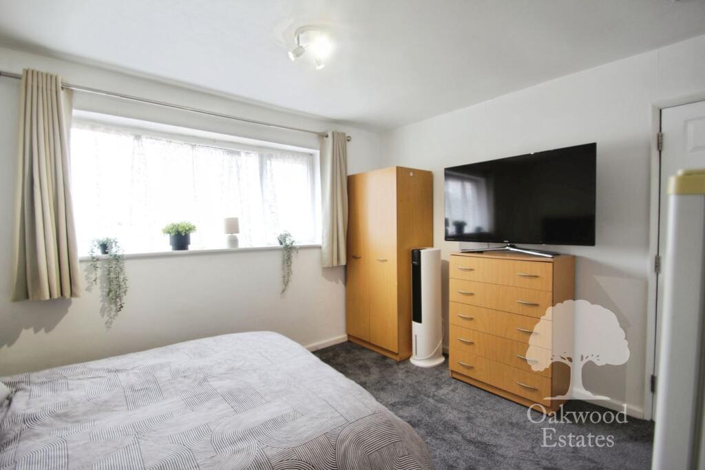 Apartment in Richings Park, Iver - More
