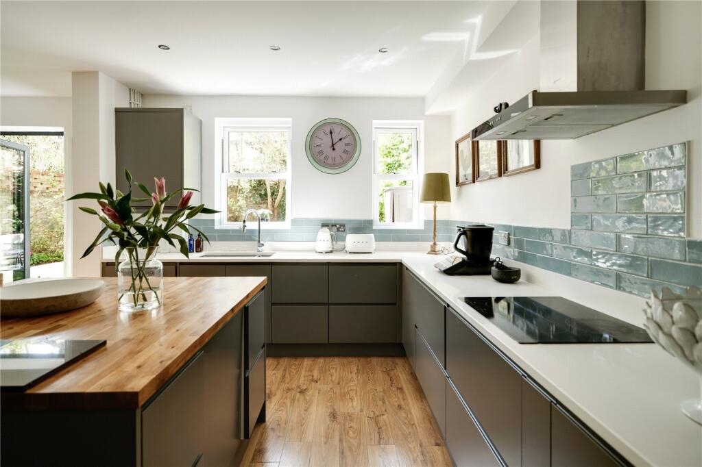 House in Bristol, Cotham - View 2