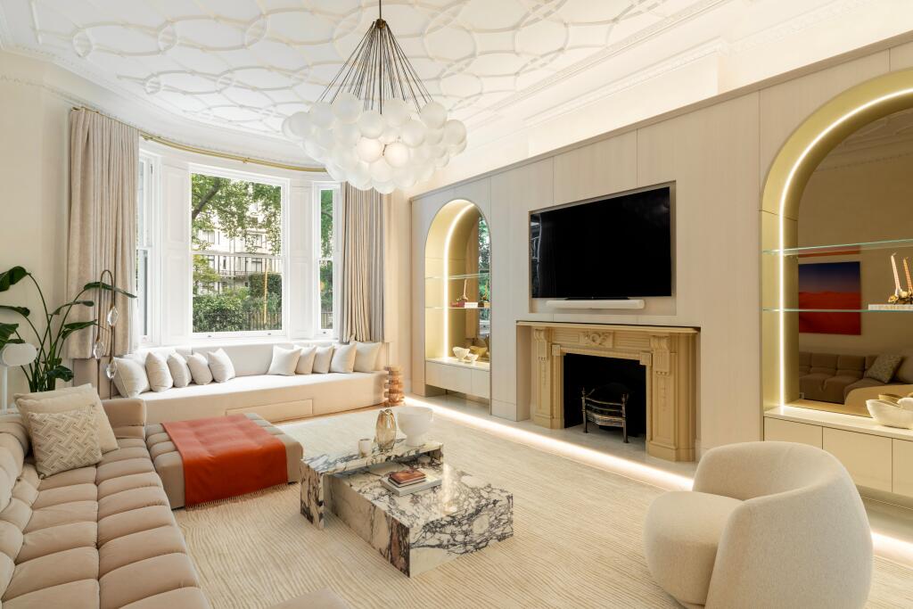 Main image of property: Ennismore Gardens, London