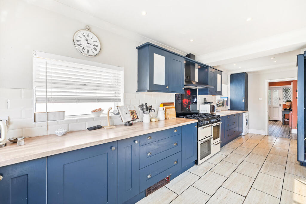 House in Adur, Southwick - More