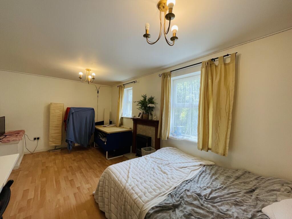 5 bedroom house for rent